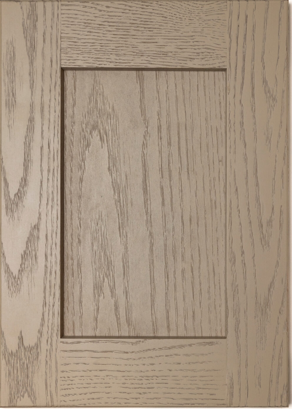 Kitchen cabinets: Oakley